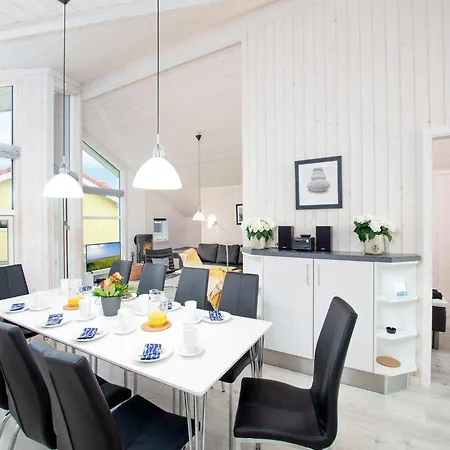 Strandvilla Mit 4 Schlafzimmern *