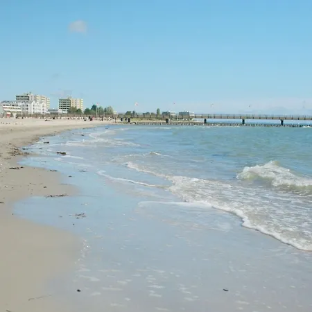 בית נופש Strandvilla Mit 4 Schlafzimmern *